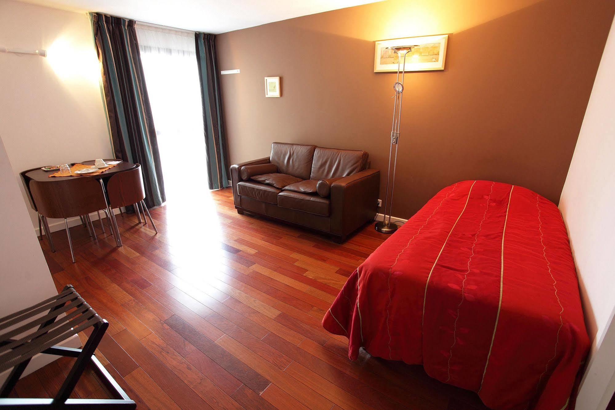 Hotel La Scala ピティヴィエ エクステリア 写真